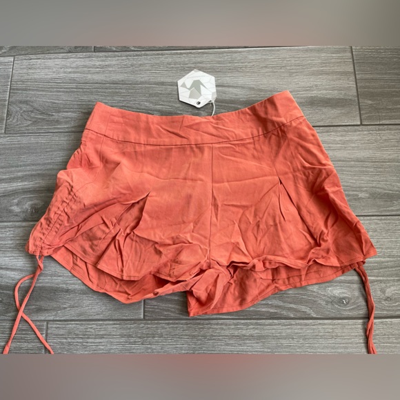 Boho Women’s Coral High Waisted Shorts with Tassel Detail, Size Small, NWT!••• - Picture 4 of 8